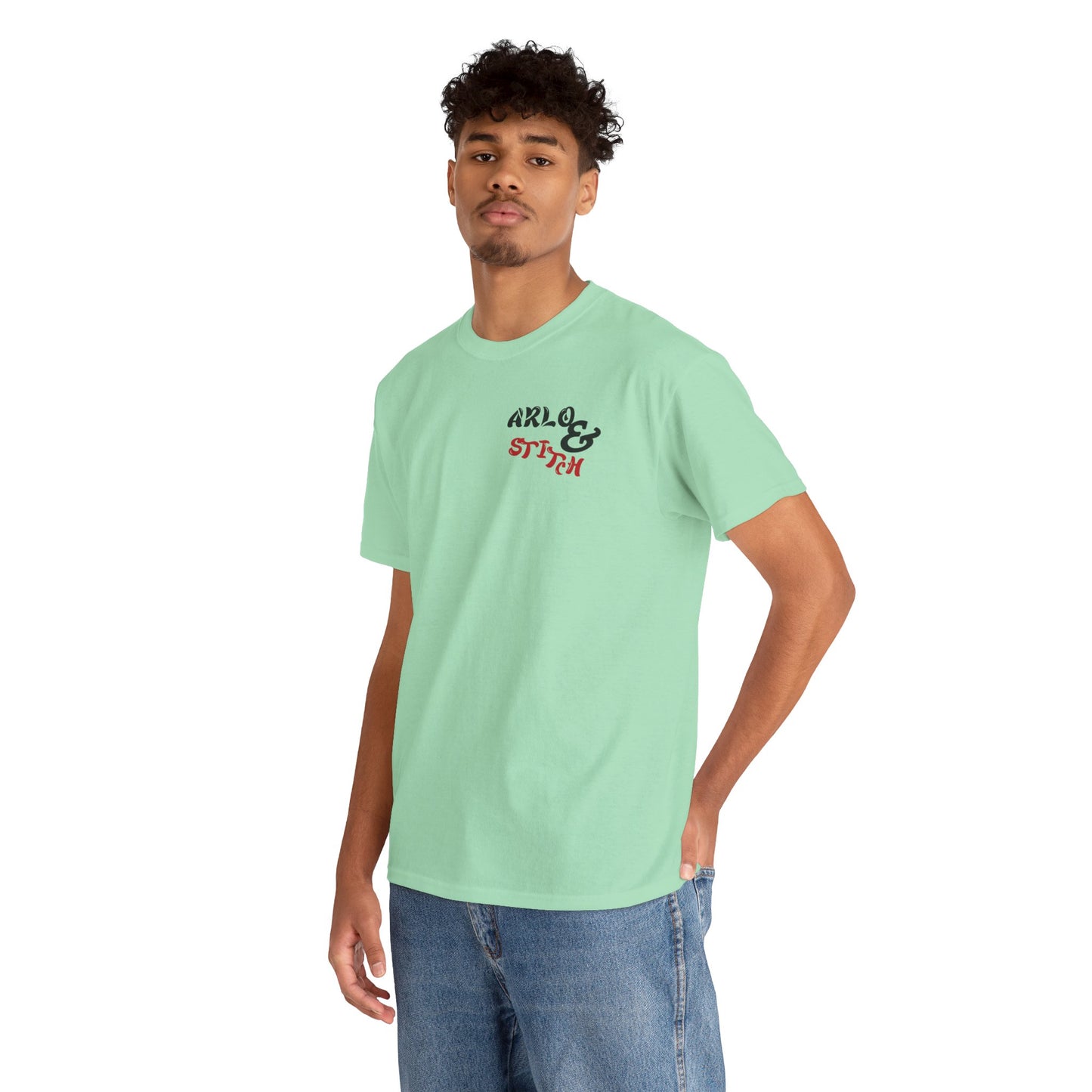 Camiseta unisex de algodón grueso: elegante camiseta gráfica de Arlo &amp; Stitch