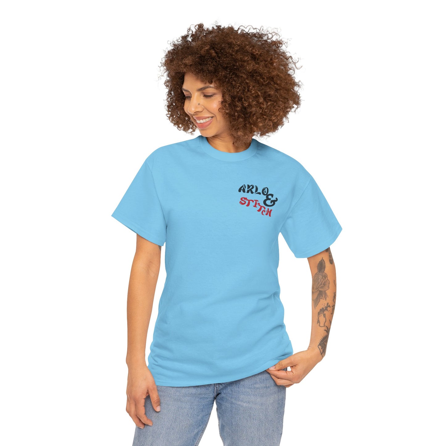 Camiseta unisex de algodón grueso: elegante camiseta gráfica de Arlo &amp; Stitch